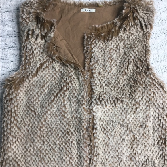 Dylan Faux Fur Vest size XS - Picture 4 of 12